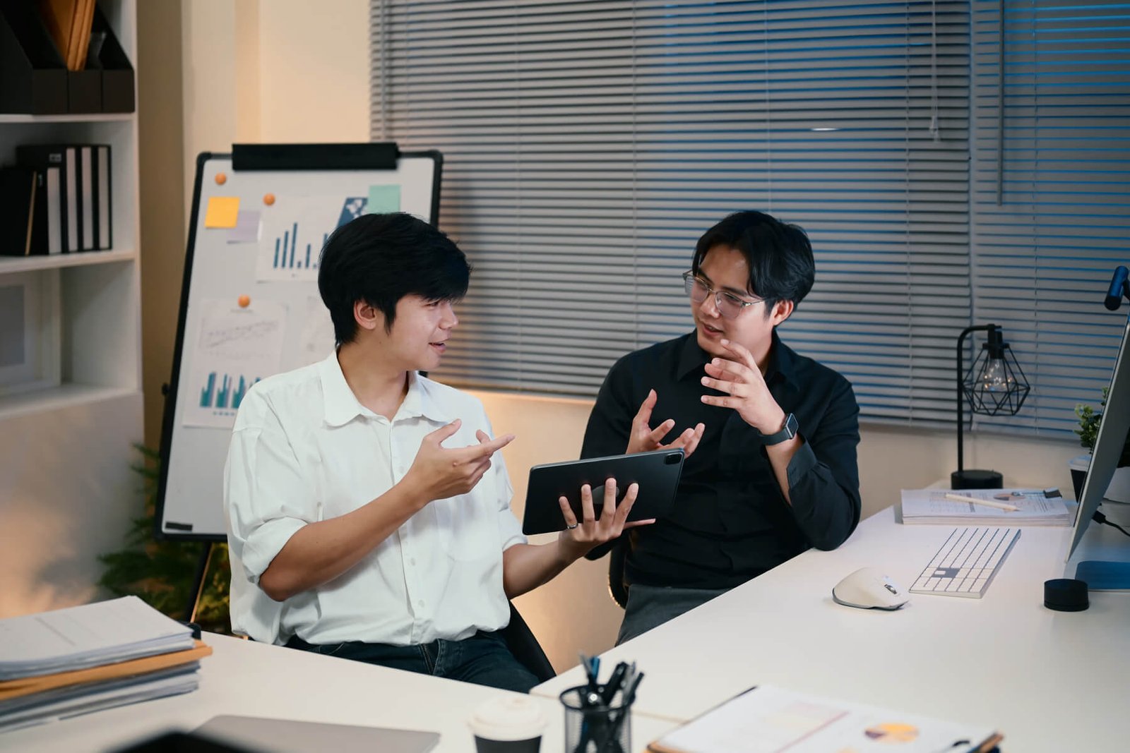 colleagues brainstorming together at night discus 2025 07 13 08 06 21 utc